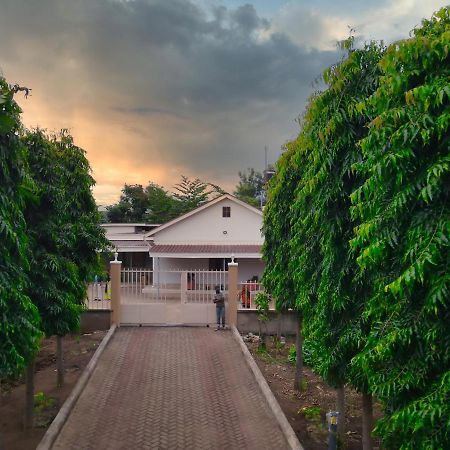 Kilimanjaro Country House Moshi Esterno foto