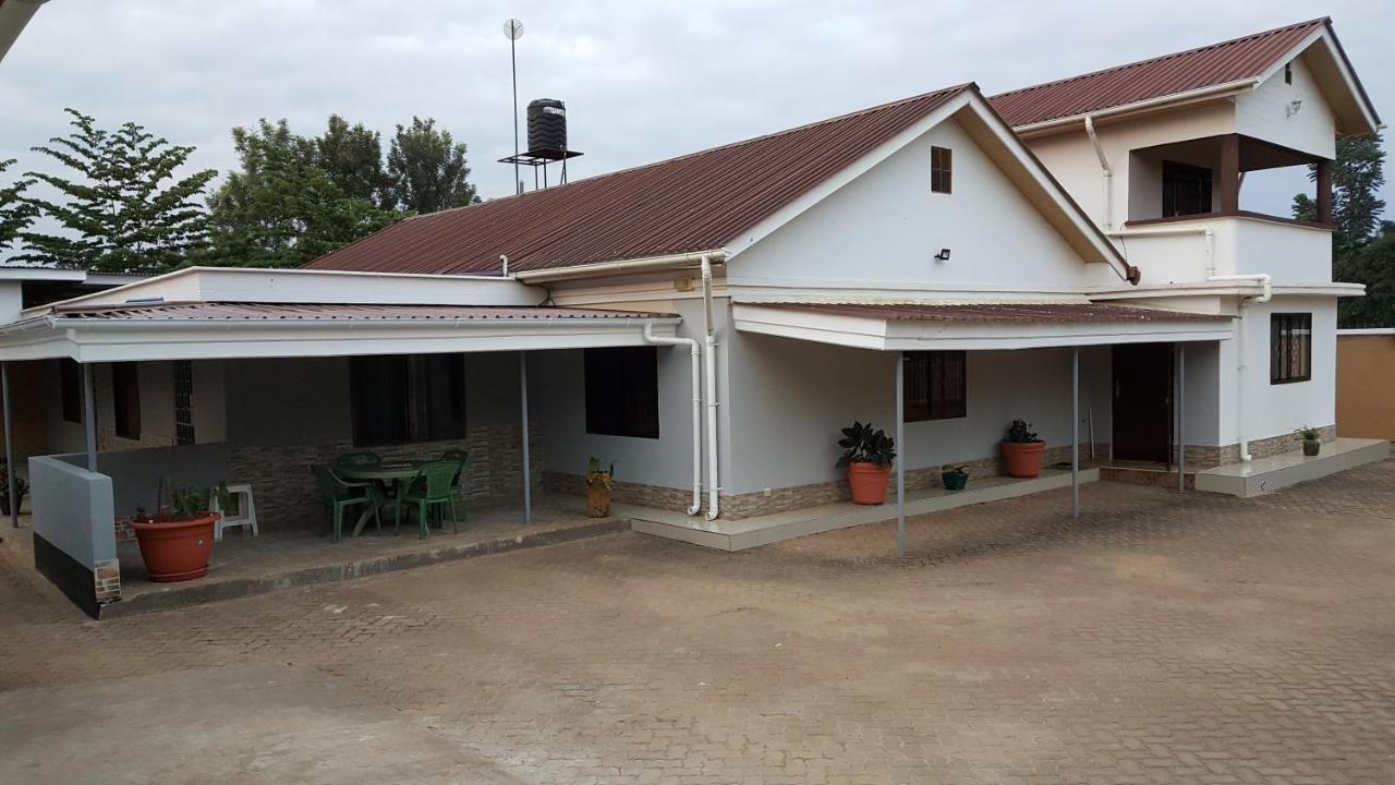 Kilimanjaro Country House Moshi Esterno foto