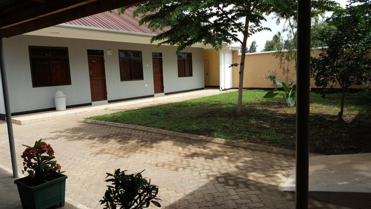Kilimanjaro Country House Moshi Esterno foto