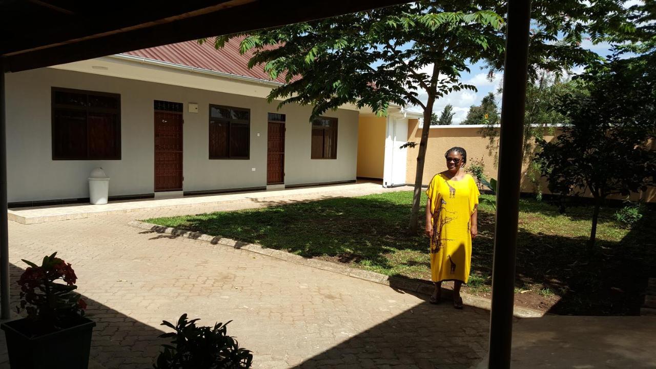 Kilimanjaro Country House Moshi Esterno foto