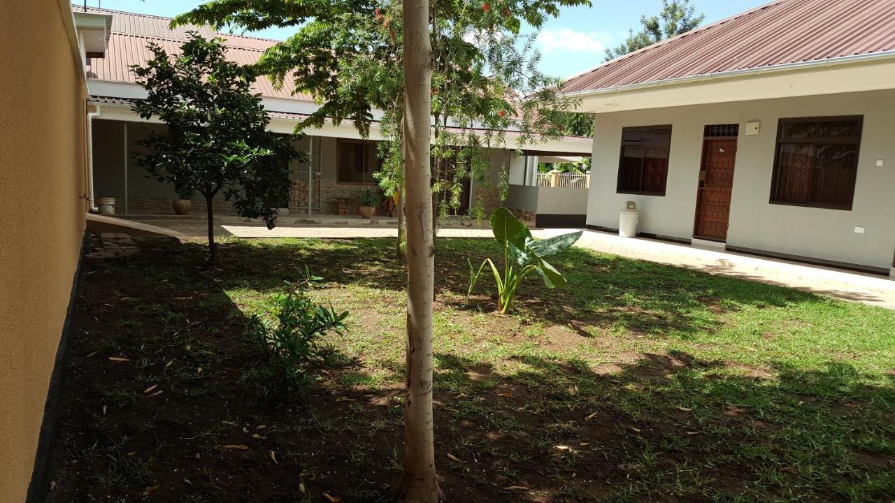 Kilimanjaro Country House Moshi Esterno foto