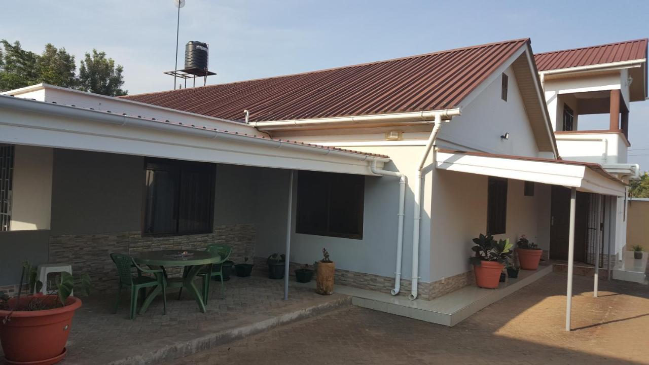 Kilimanjaro Country House Moshi Esterno foto
