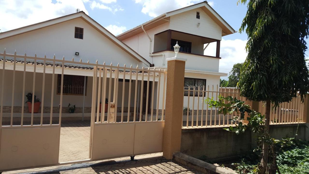 Kilimanjaro Country House Moshi Esterno foto