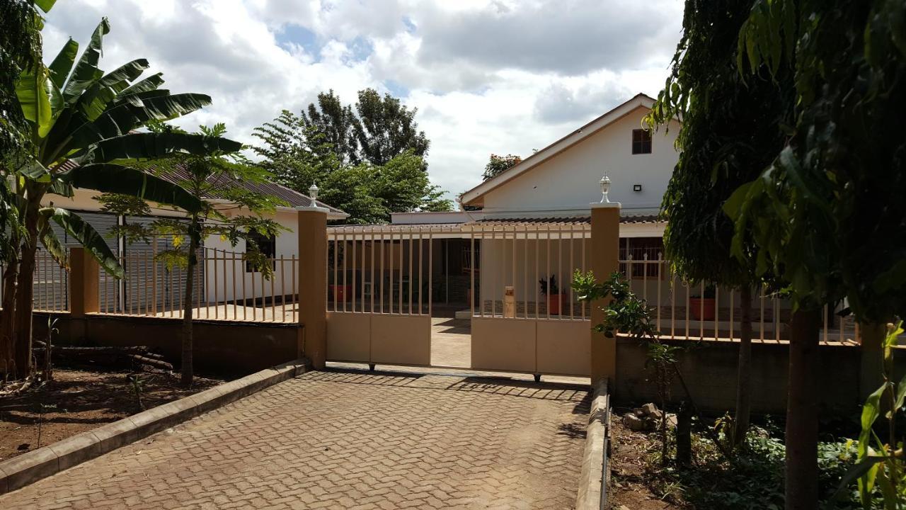 Kilimanjaro Country House Moshi Esterno foto